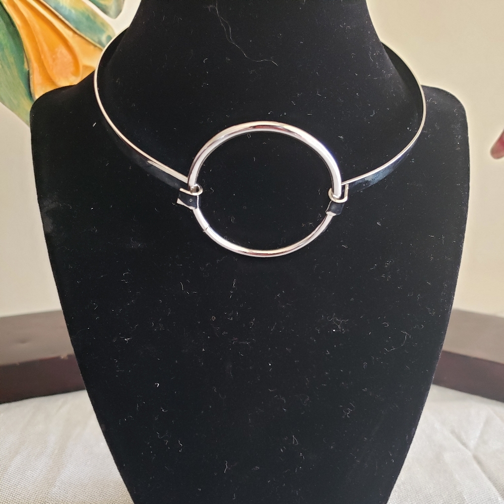 Silver choker